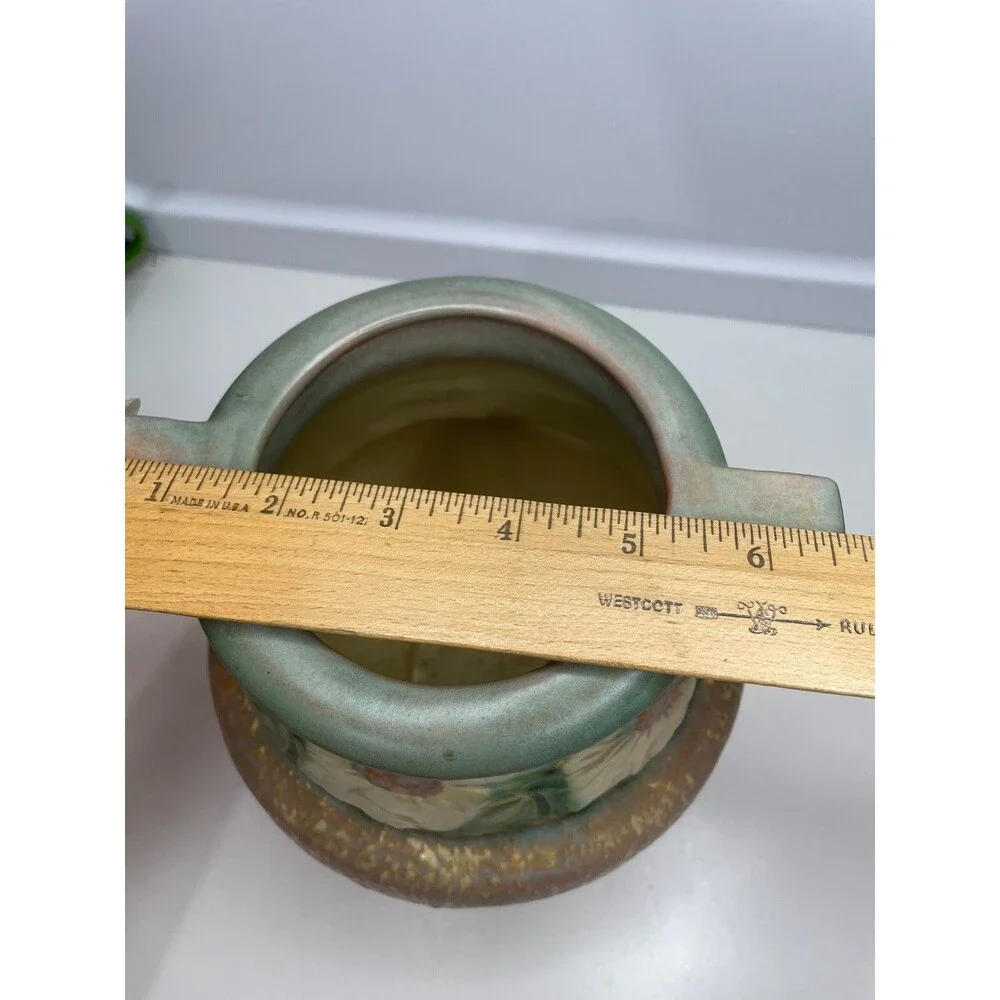 Roseville Art Pottery DAHLROSE Arts & Crafts Handled Vase Variegated Tan 367-8